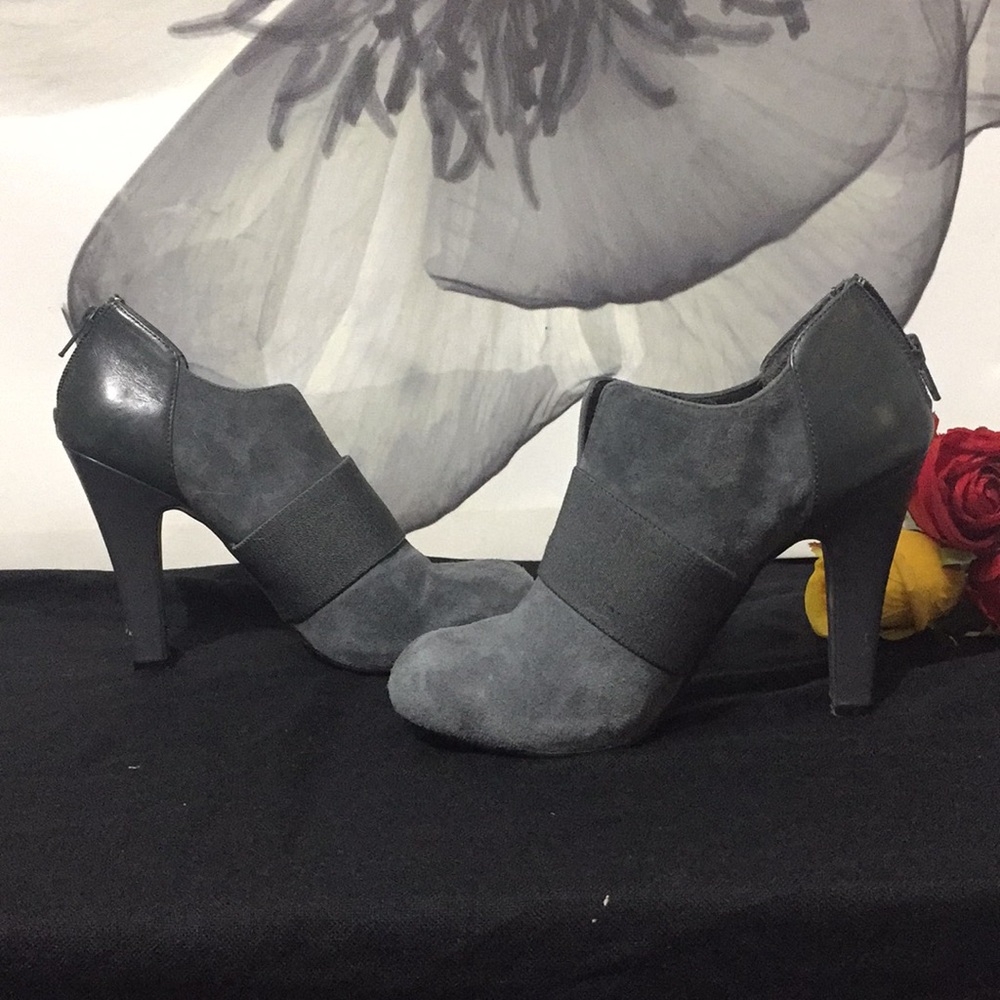 Gianni Bini Suede Heels